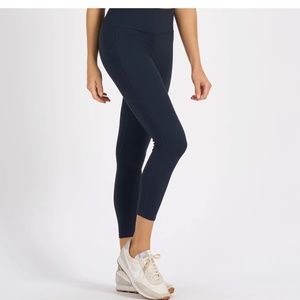 Vuori Stride Legging Ink (Navy) Women’s Small (2-4)